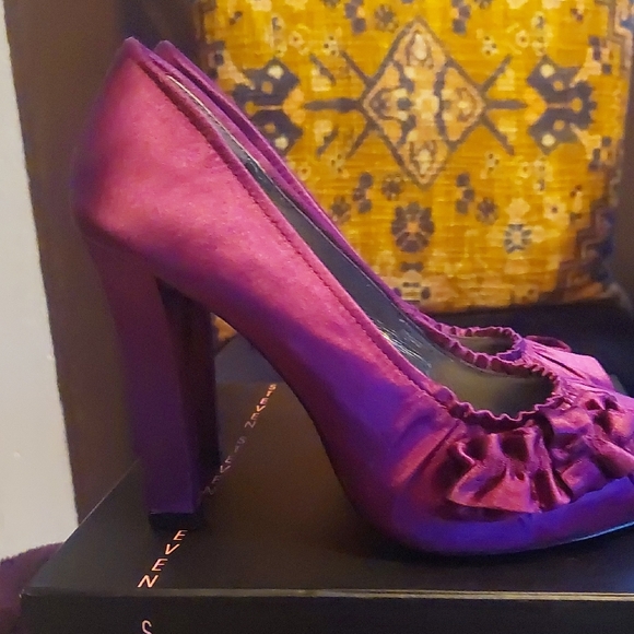 Seven7 Purple Peep Toe Heels - Picture 6 of 9